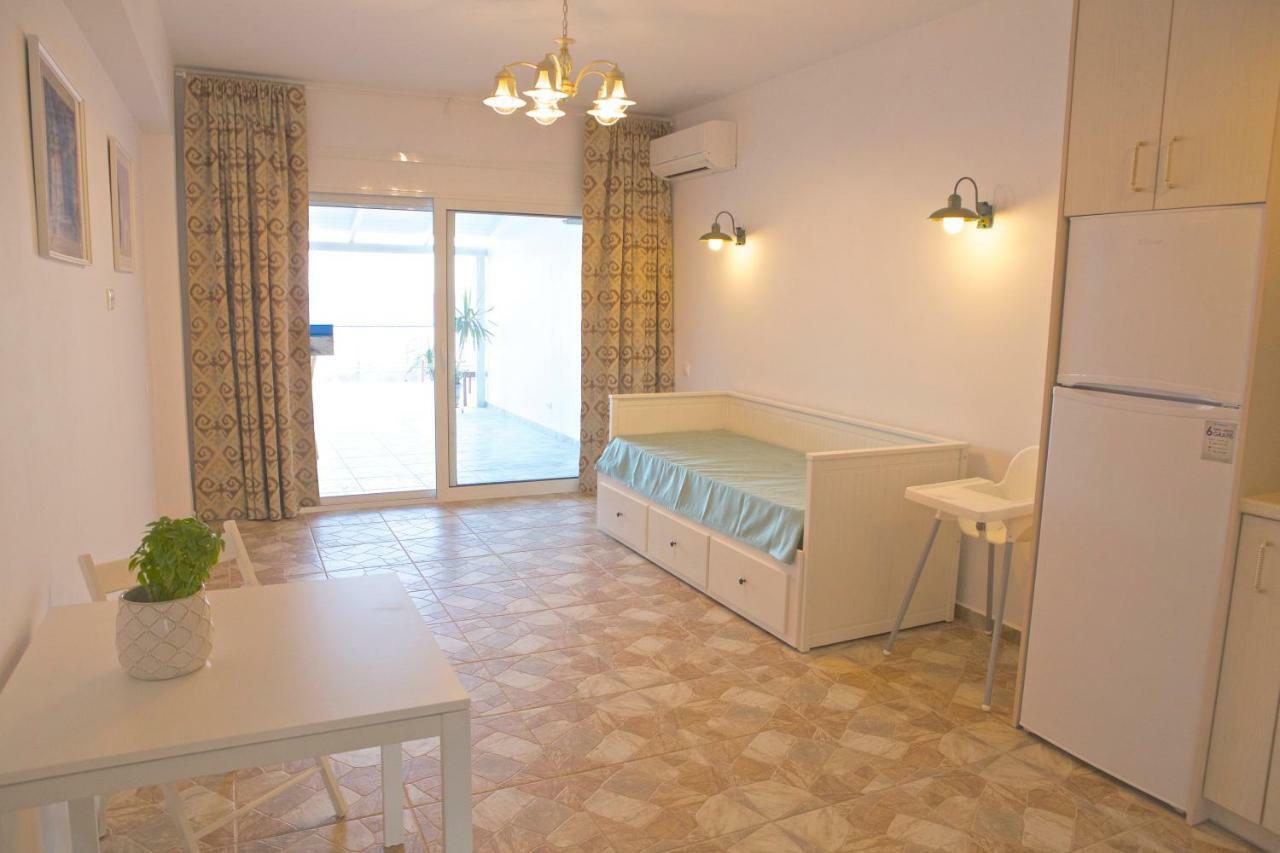 Mediterranean Sandy Beach Apartment Tolo Luaran gambar